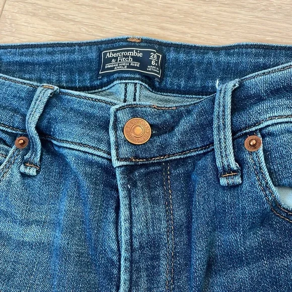 Abercrombie & Fitch Simone High Rise Ankle Jeans size 6r - Picture 2 of 4